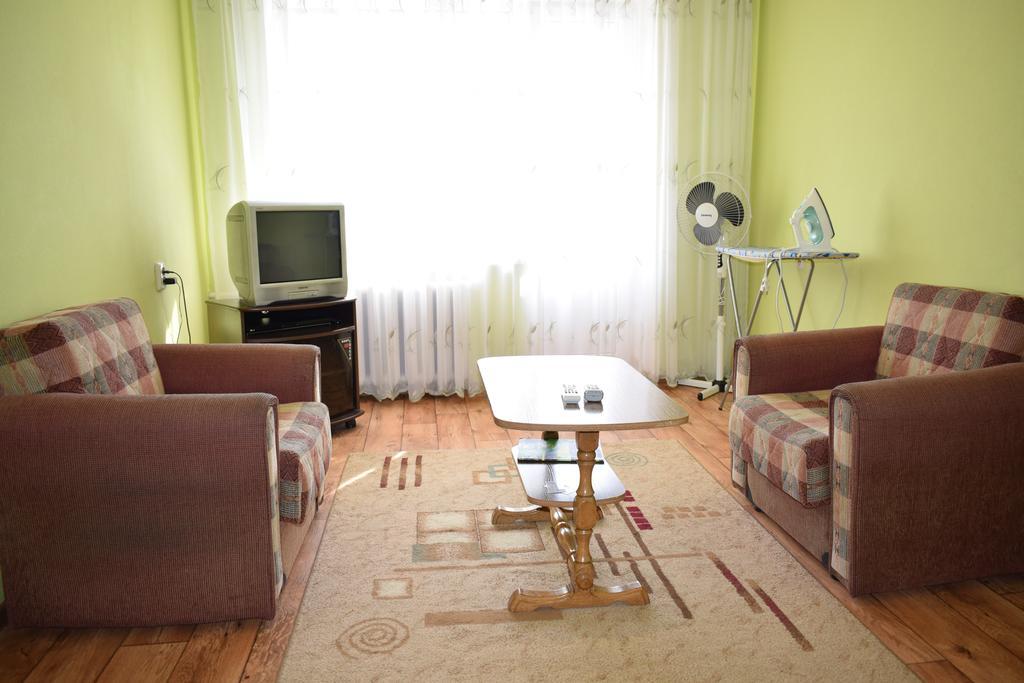 Apartment On Vasylya Chervoniya 67 Rivne Buitenkant foto