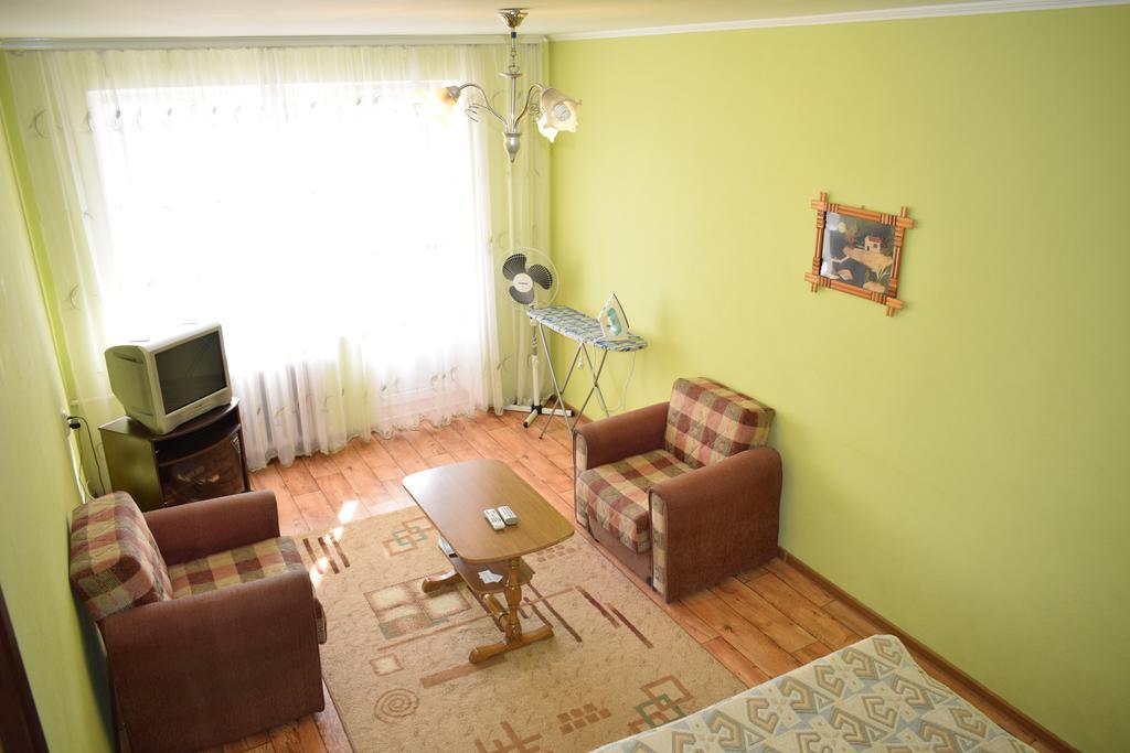Apartment On Vasylya Chervoniya 67 Rivne Buitenkant foto
