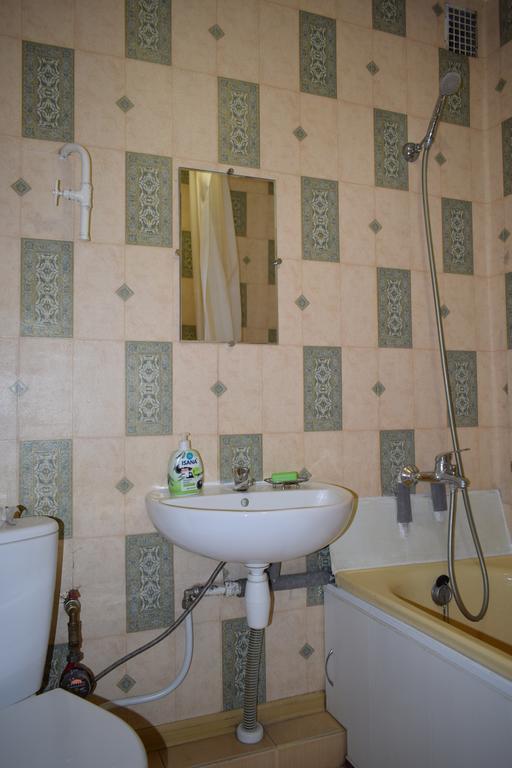 Apartment On Vasylya Chervoniya 67 Rivne Buitenkant foto
