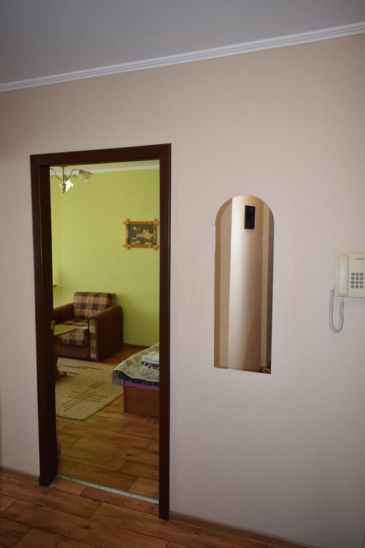 Apartment On Vasylya Chervoniya 67 Rivne Buitenkant foto