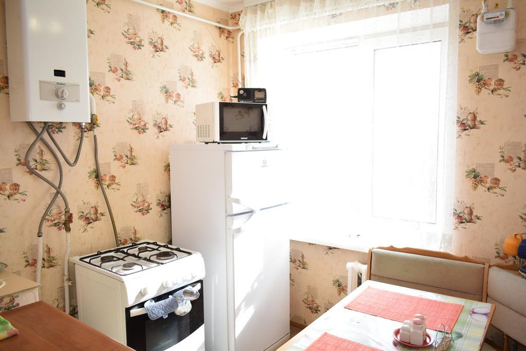Apartment On Vasylya Chervoniya 67 Rivne Buitenkant foto